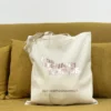 Tote-bag violet métalisé, artisanal en coton naturel certifié Oeko-Tex, fabriqué en Franche-Comté avec l'expression "T'as meilleur temps", sac écologique et original.