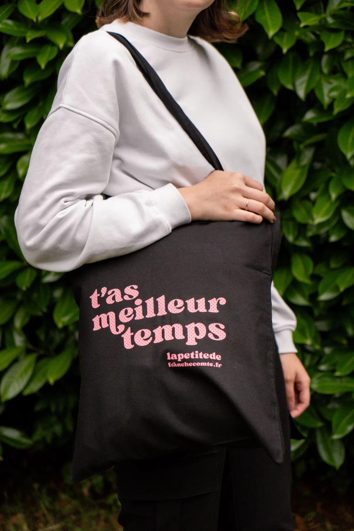 Tote-Bag Noir Rose avec petits trous
