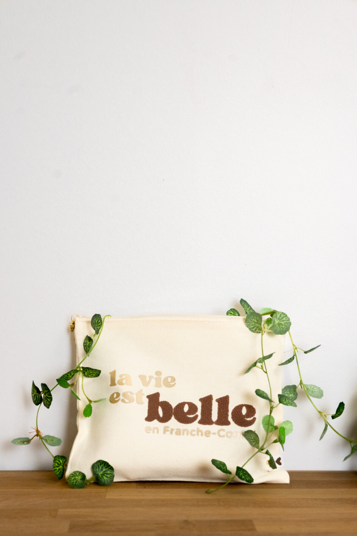 Trousse Marron « La vie est belle en Franche-Comté »